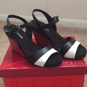 Aerosoles wedge sandal